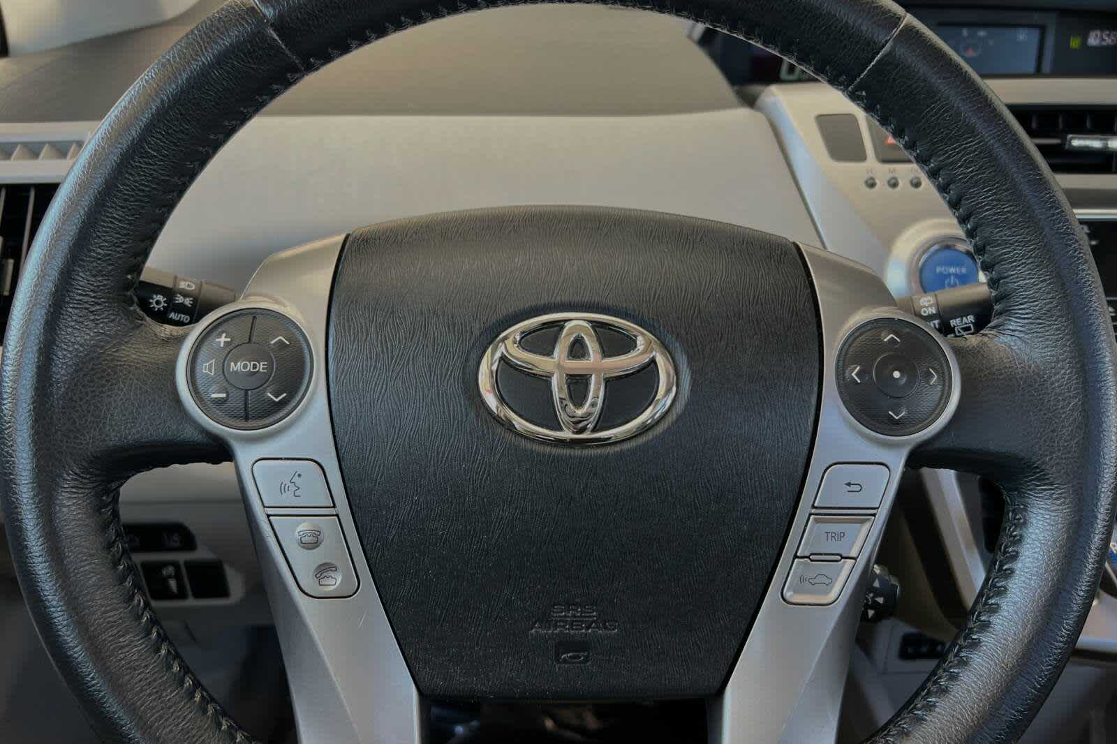 2017 Toyota Prius v Five 26