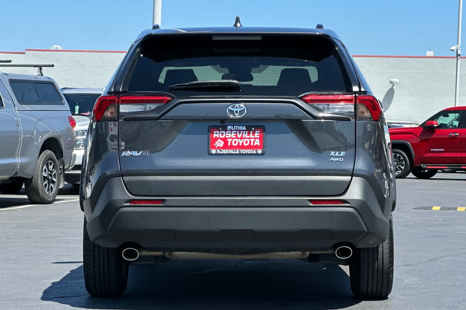 Thumbnail: 2022 Toyota RAV4 - 8