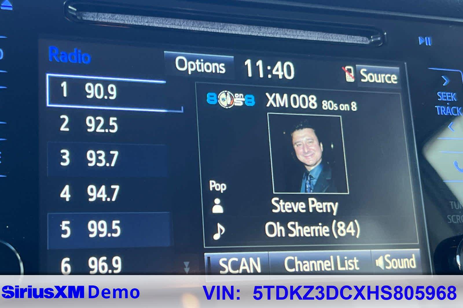 Thumbnail: 2017 Toyota Sienna - 29