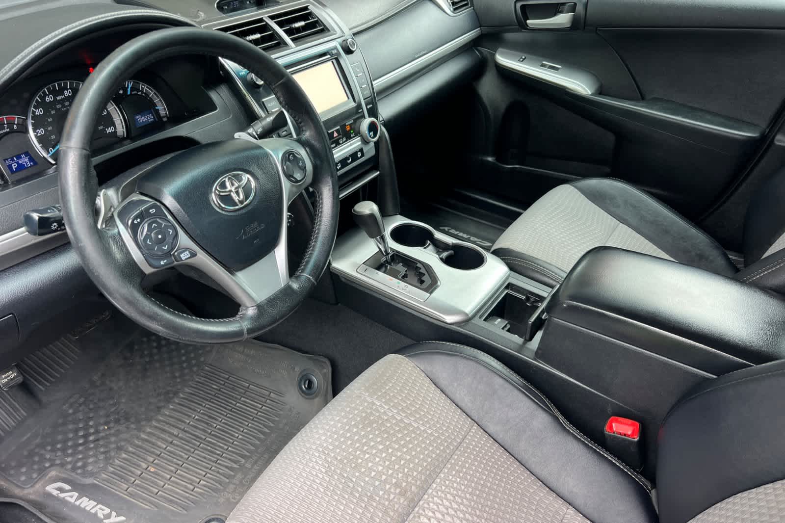 Thumbnail: 2013 Toyota Camry - 11