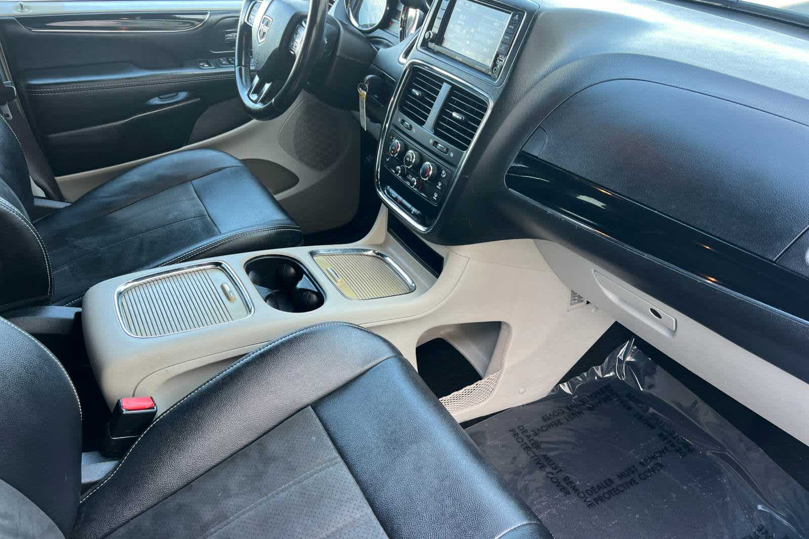 Thumbnail: 2019 Dodge Grand Caravan - 18