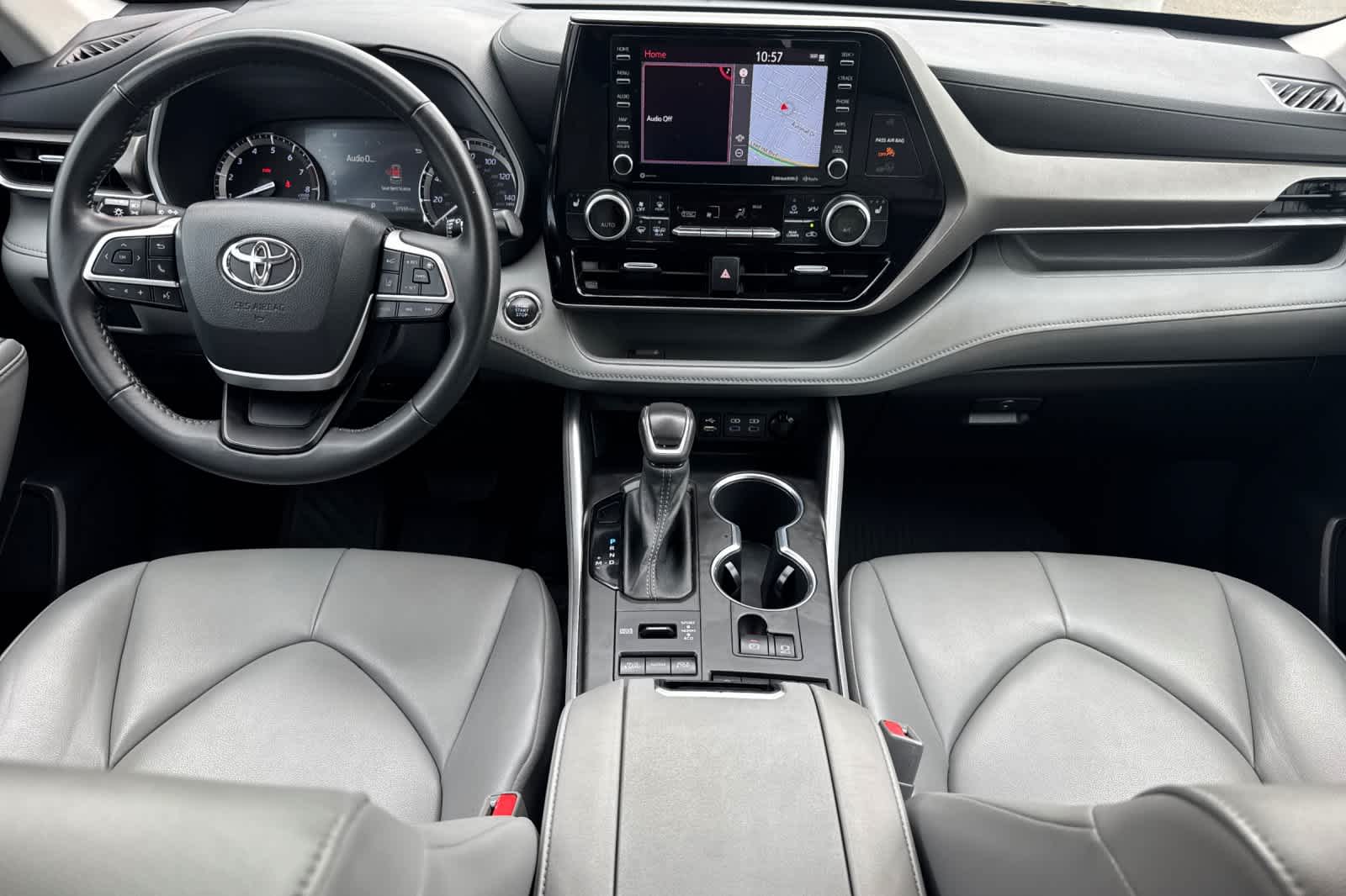 Thumbnail: 2022 Toyota Highlander - 3