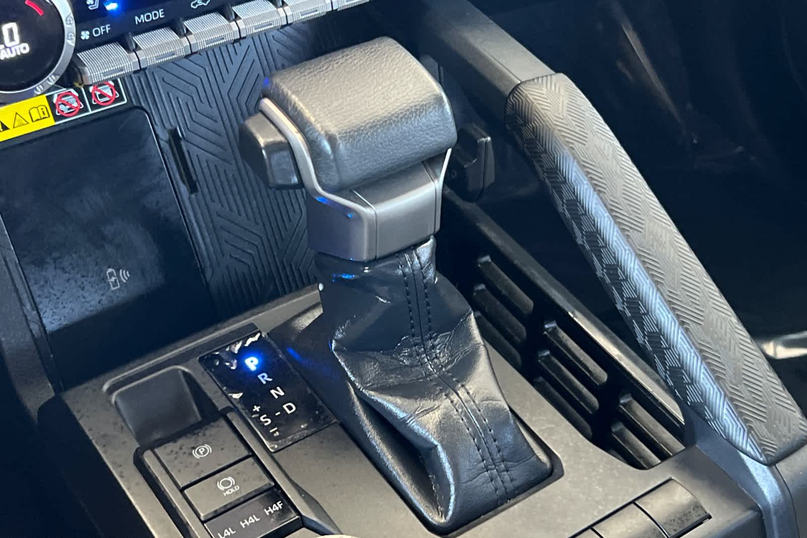 Thumbnail: 2024 Toyota Tacoma - 22