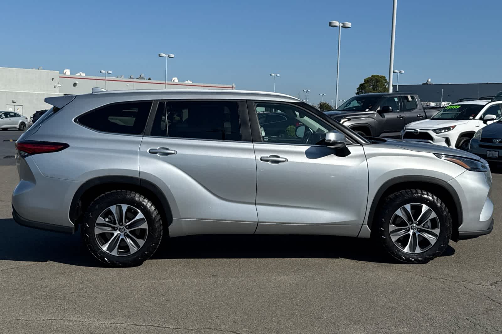 2023 Toyota Highlander XLE 6