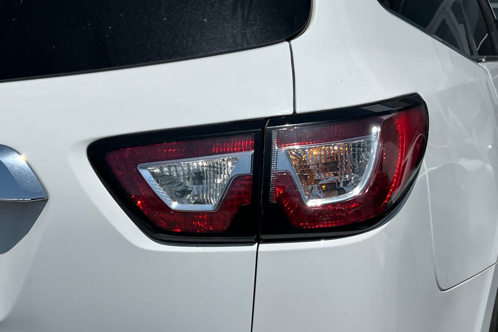 Thumbnail: 2017 Chevrolet Traverse - 18