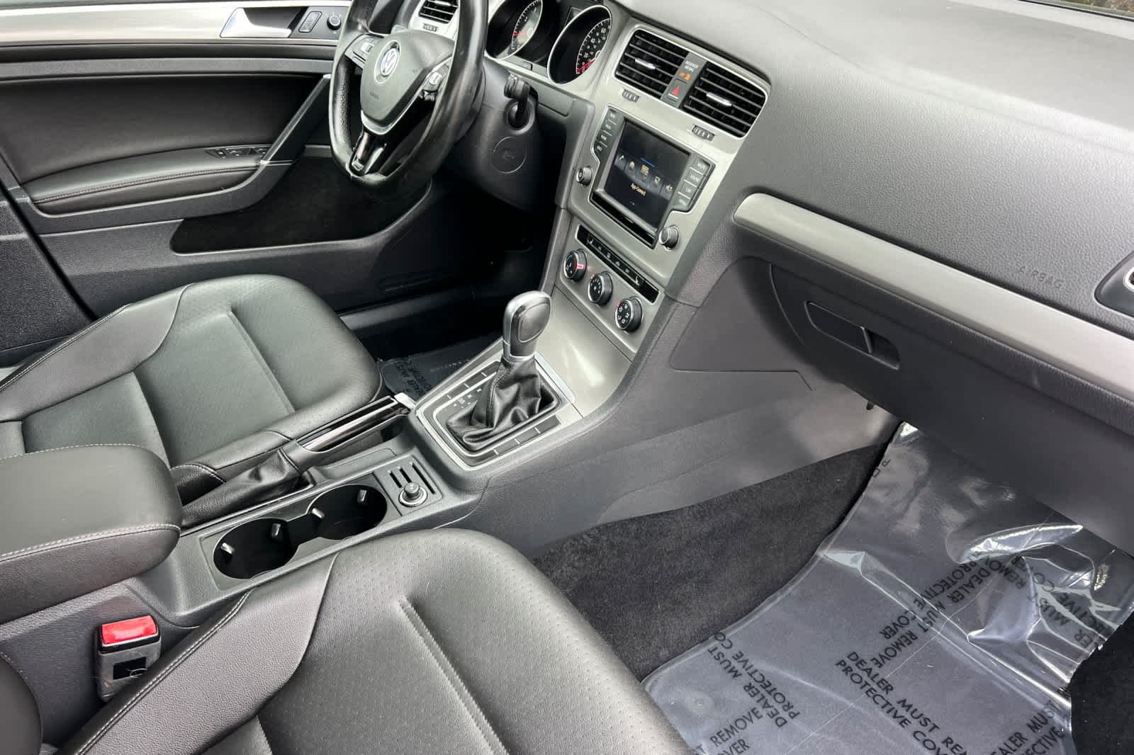 Thumbnail: 2017 Volkswagen Golf - 17