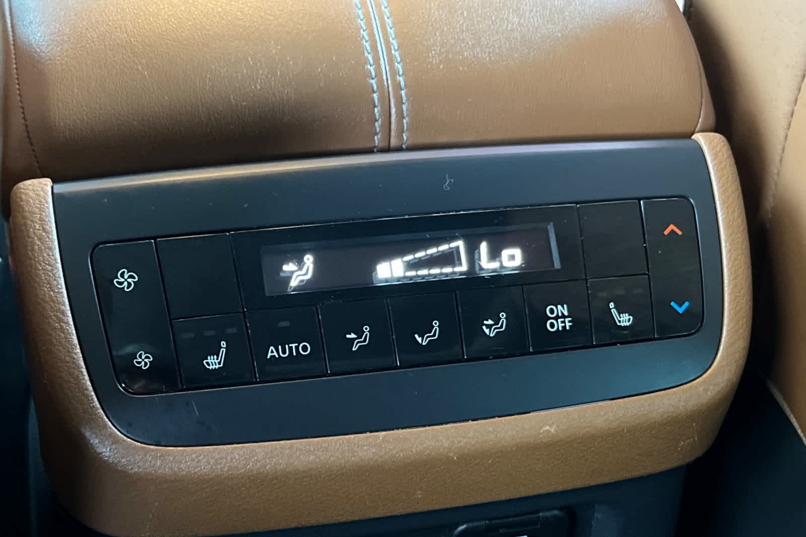 Thumbnail: 2023 Nissan Pathfinder - 14