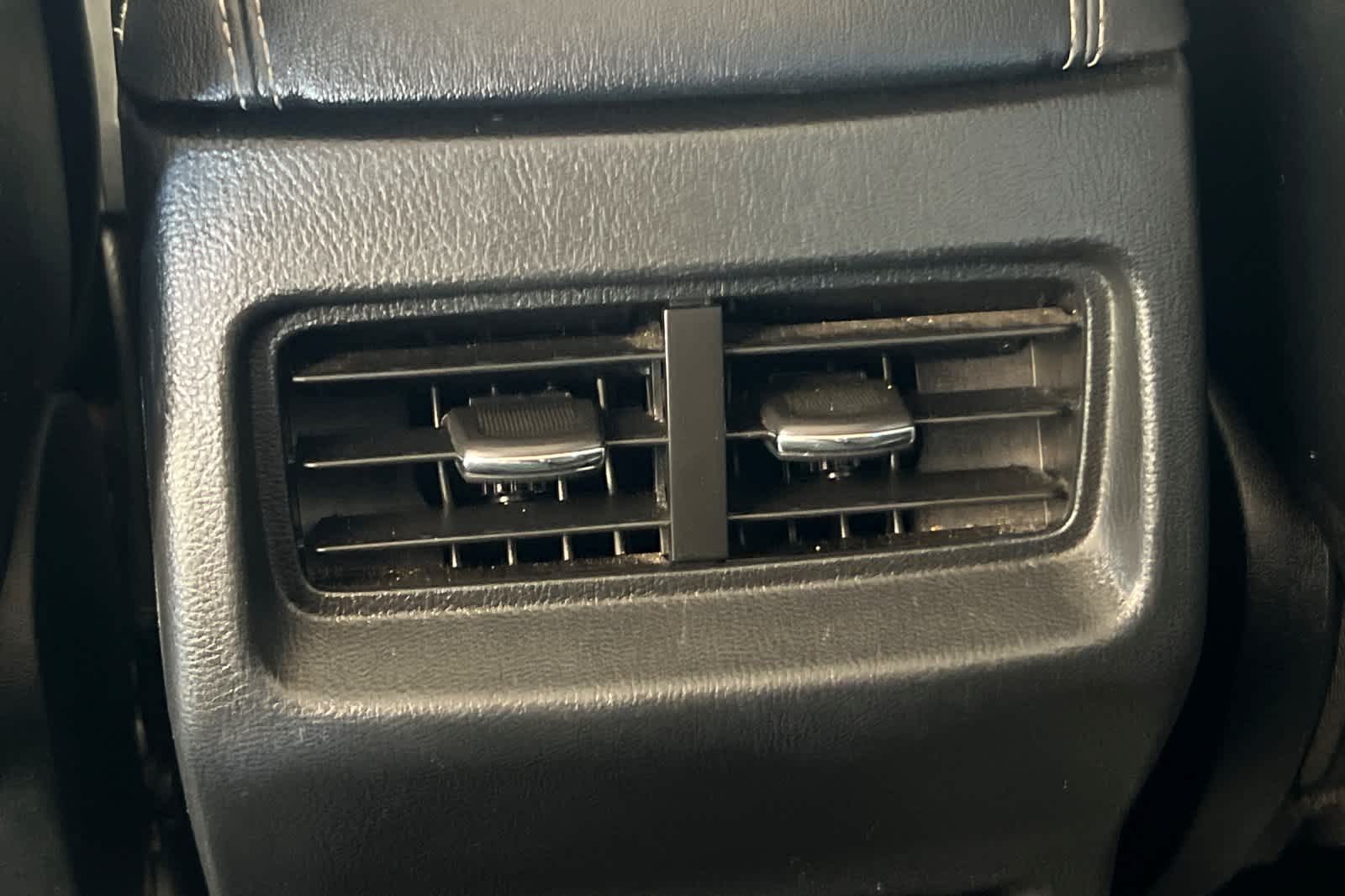 Thumbnail: 2022 Ford Edge - 14