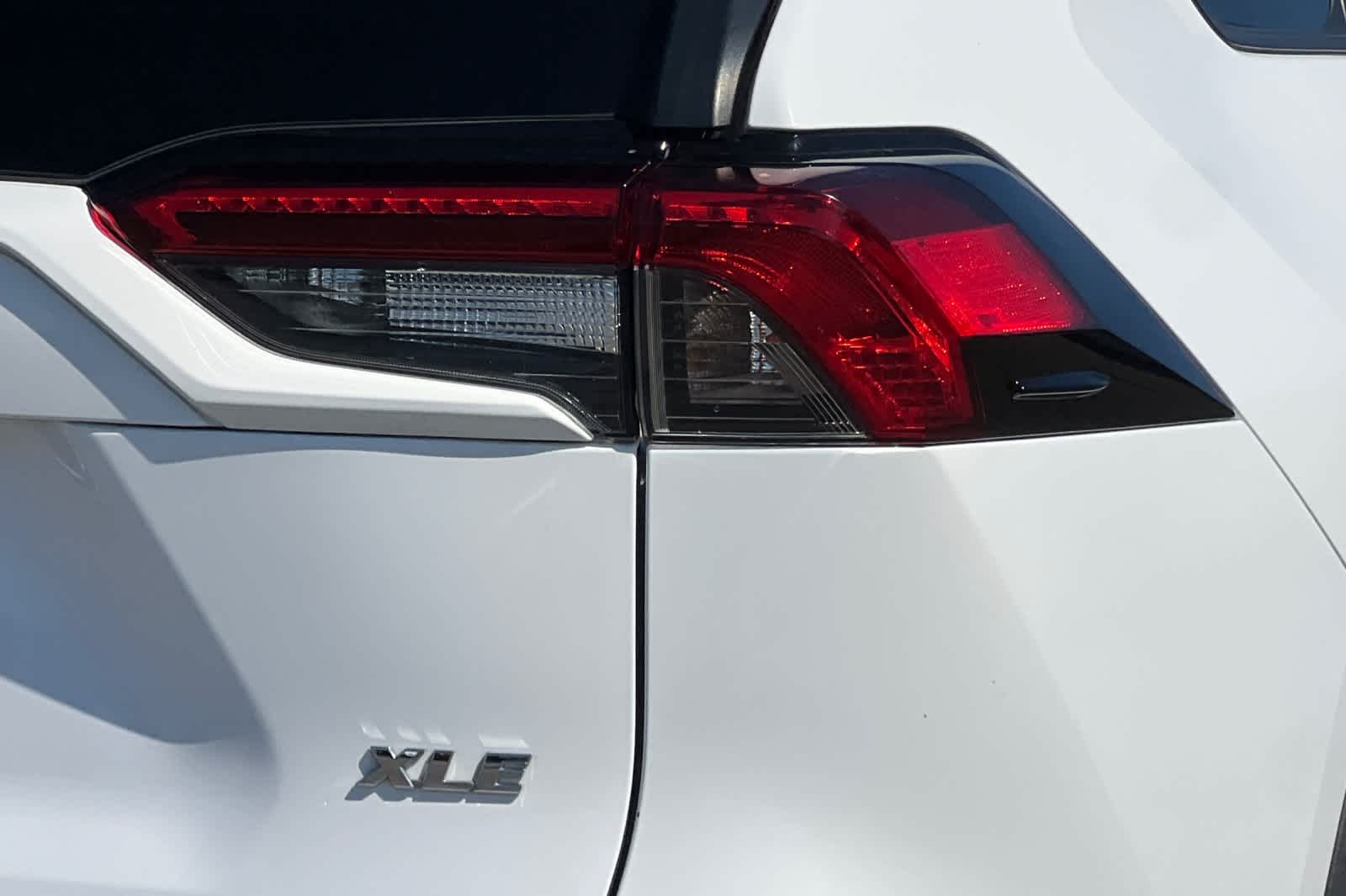 Thumbnail: 2019 Toyota RAV4 - 33