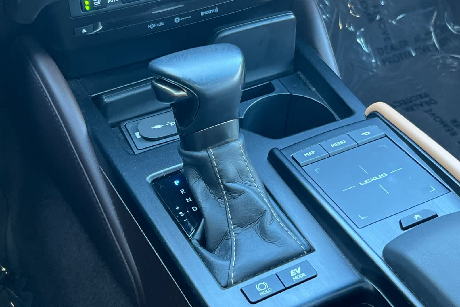 Thumbnail: 2020 Lexus ES - 23