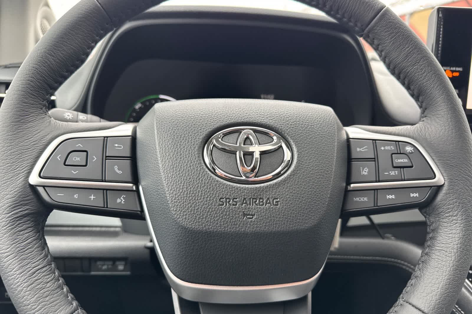 Thumbnail: 2026 Toyota Sienna - 25