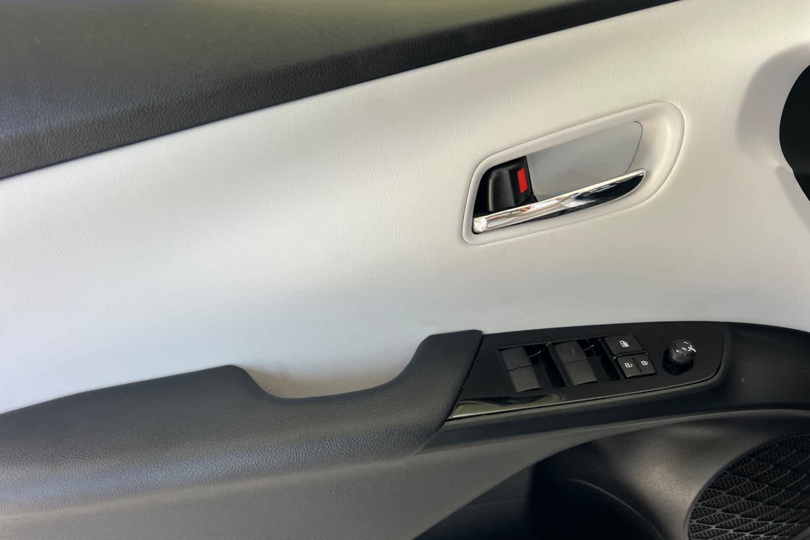 Thumbnail: 2021 Toyota Prius - 12