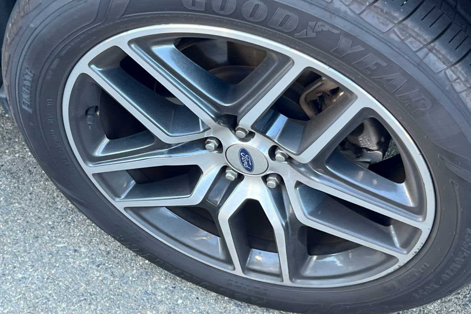 Thumbnail: 2018 Ford Explorer - 17
