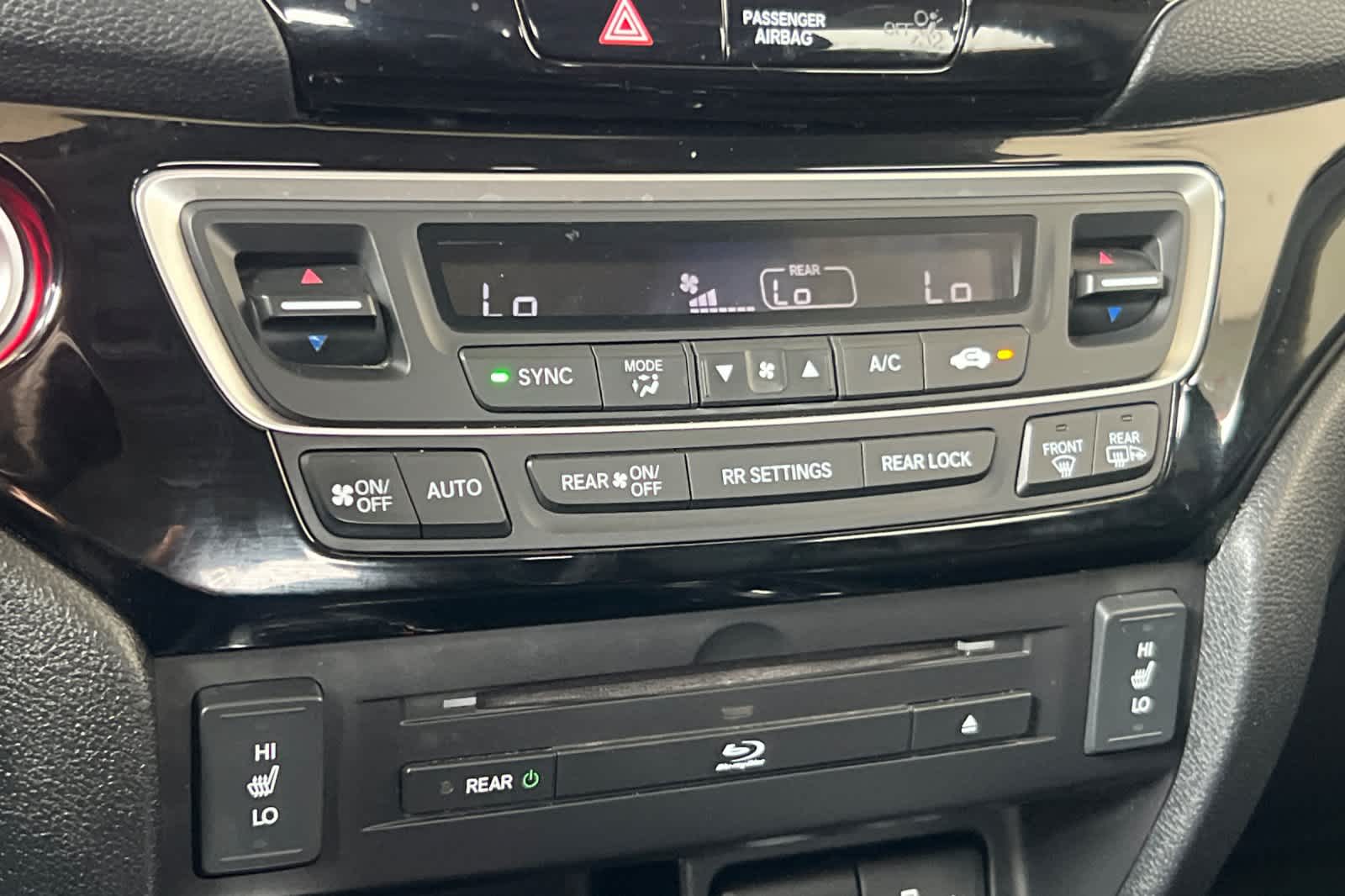 Thumbnail: 2018 Honda Pilot - 25