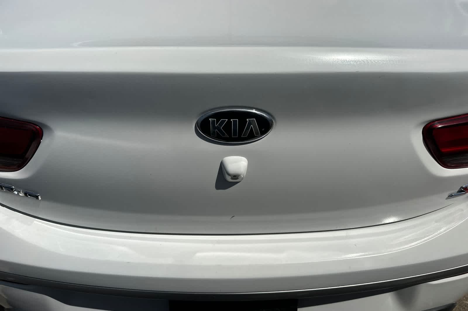 Thumbnail: 2021 Kia Rio - 16
