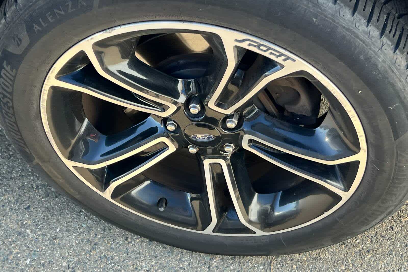 Thumbnail: 2015 Ford Explorer - 18