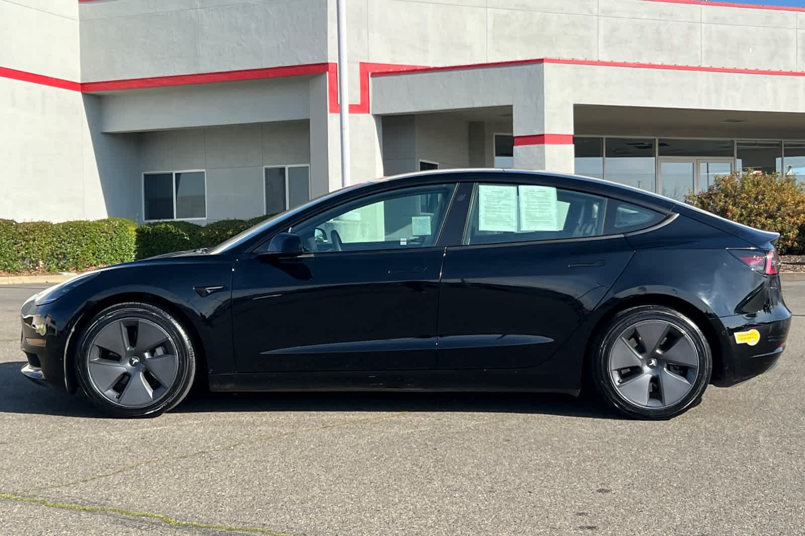 Thumbnail: 2022 Tesla Model 3 - 9