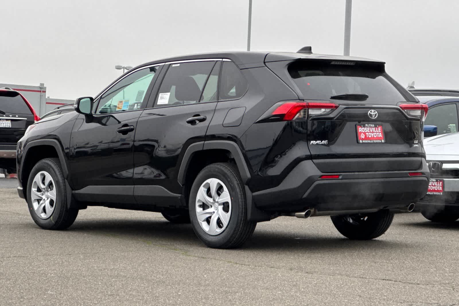 Thumbnail: 2025 Toyota RAV4 - 6