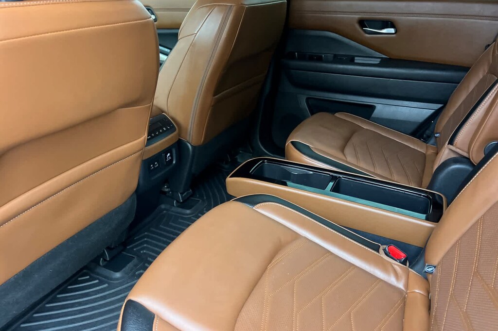 Used 2023 Nissan Pathfinder Platinum SUV