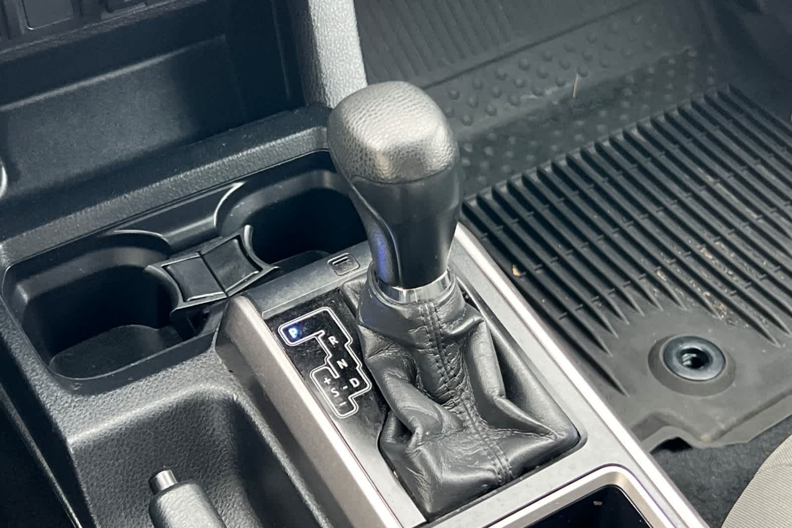 Thumbnail: 2020 Toyota Tacoma - 21