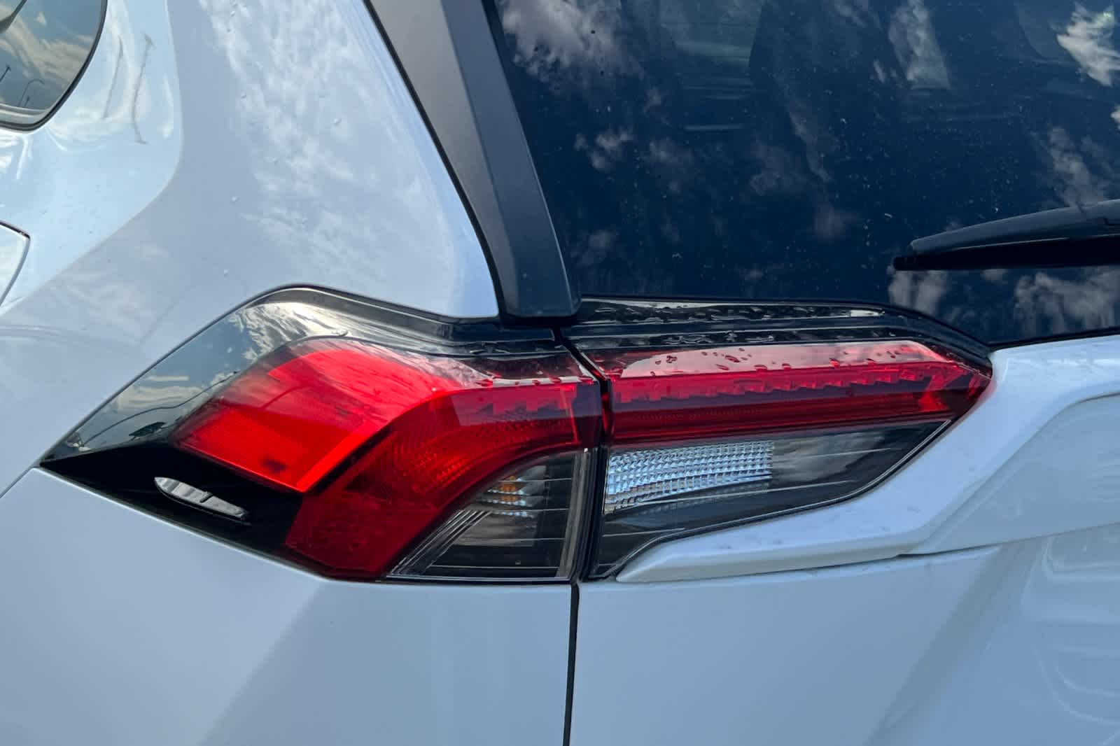 Thumbnail: 2021 Toyota RAV4 - 20