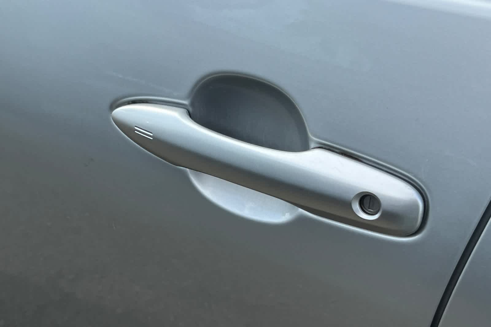 Thumbnail: 2020 Toyota Prius - 18