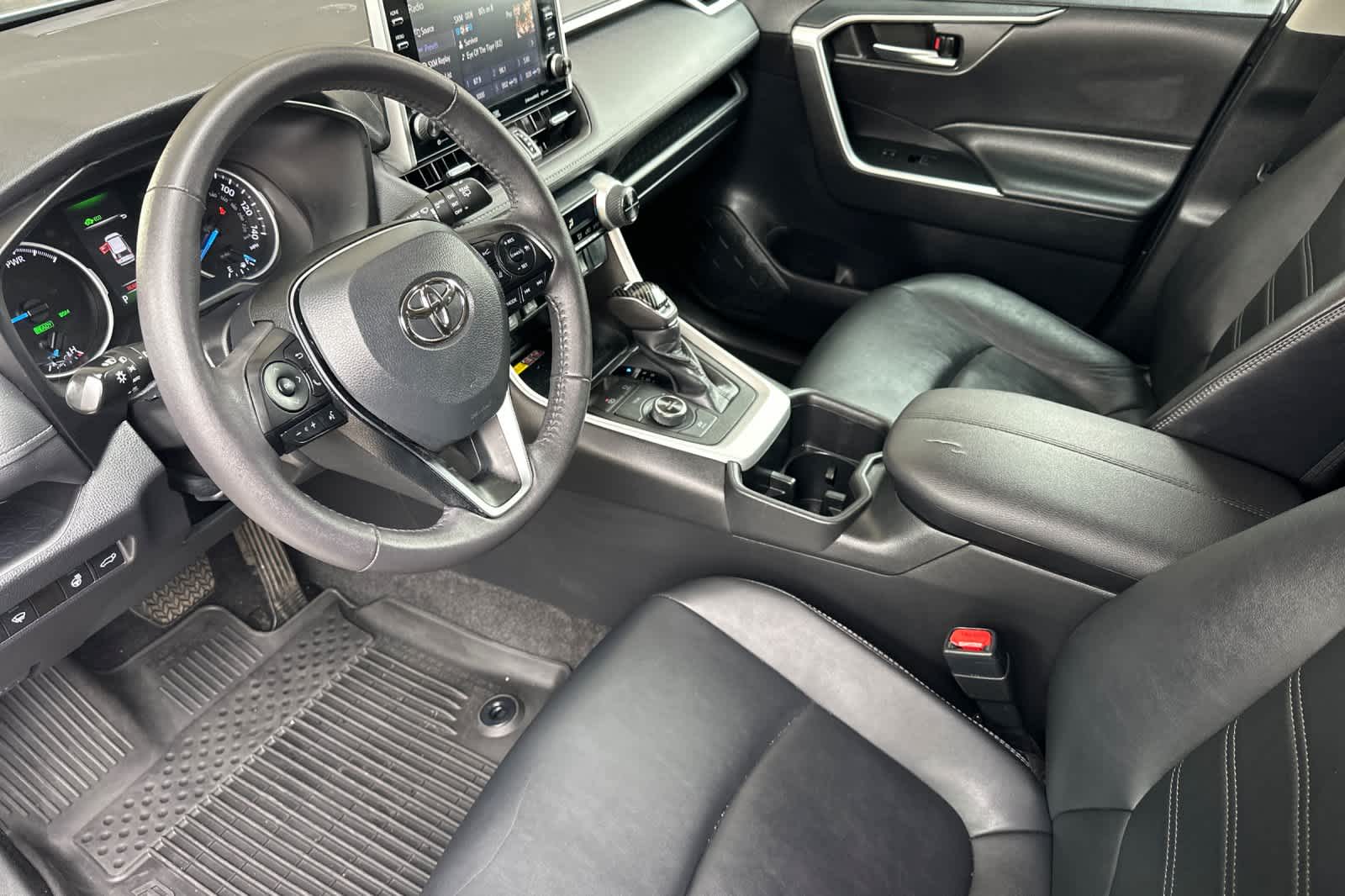 Thumbnail: 2022 Toyota RAV4 - 11