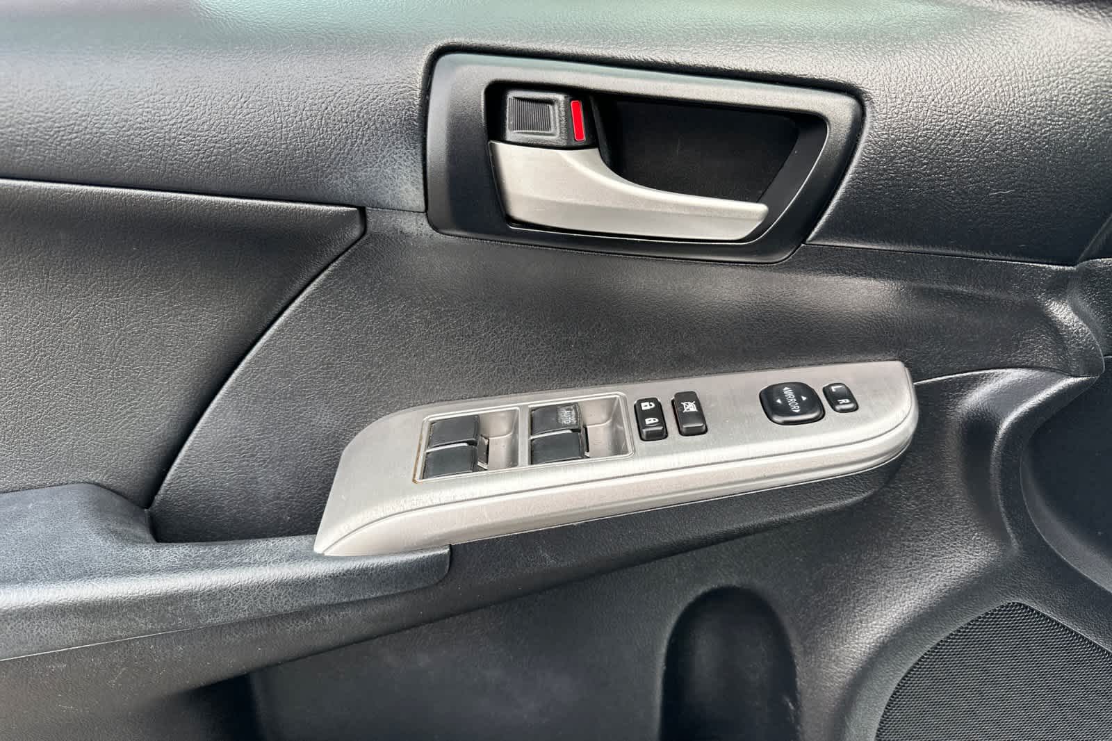 Thumbnail: 2014 Toyota Camry - 12