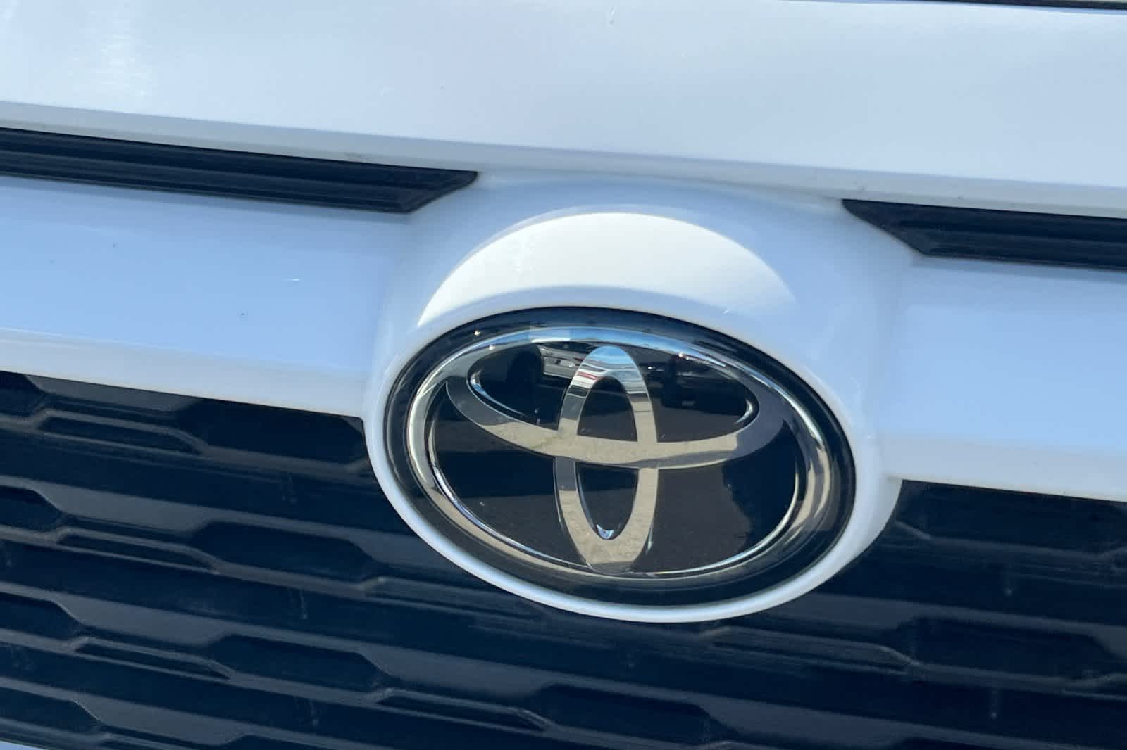 Thumbnail: 2024 Toyota RAV4 - 10