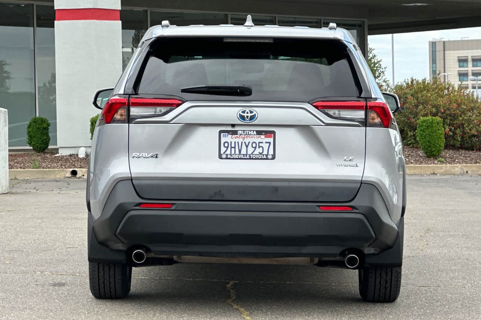 Thumbnail: 2022 Toyota RAV4 - 8