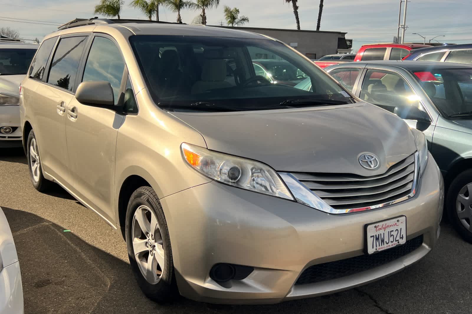 Thumbnail: 2015 Toyota Sienna - 3