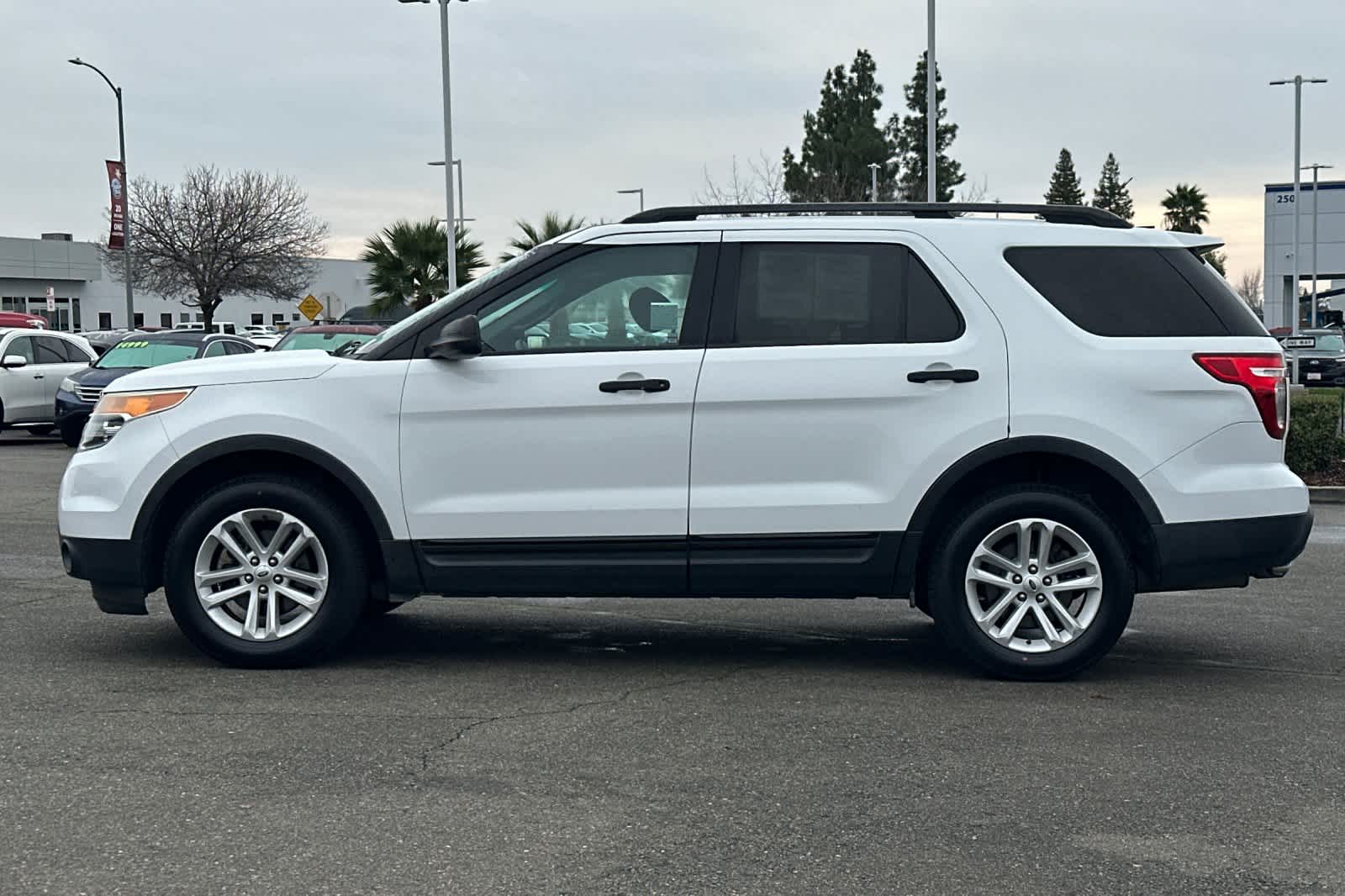 Thumbnail: 2015 Ford Explorer - 9