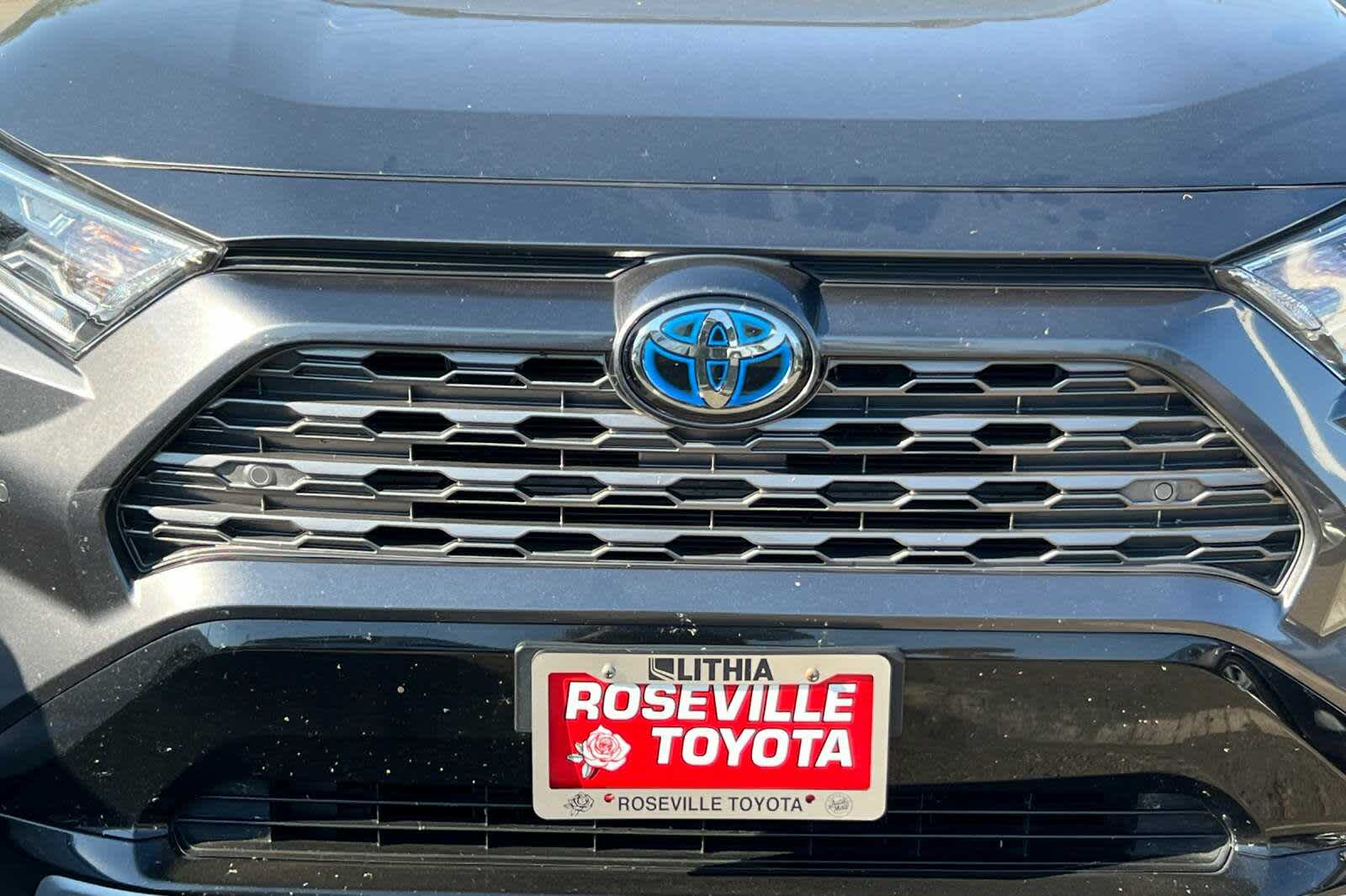 Thumbnail: 2020 Toyota RAV4 - 9