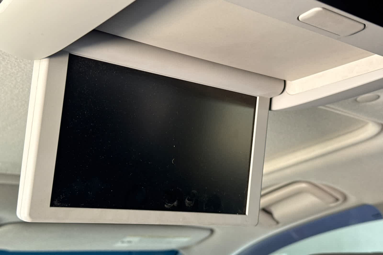 Thumbnail: 2010 Toyota Sienna - 15