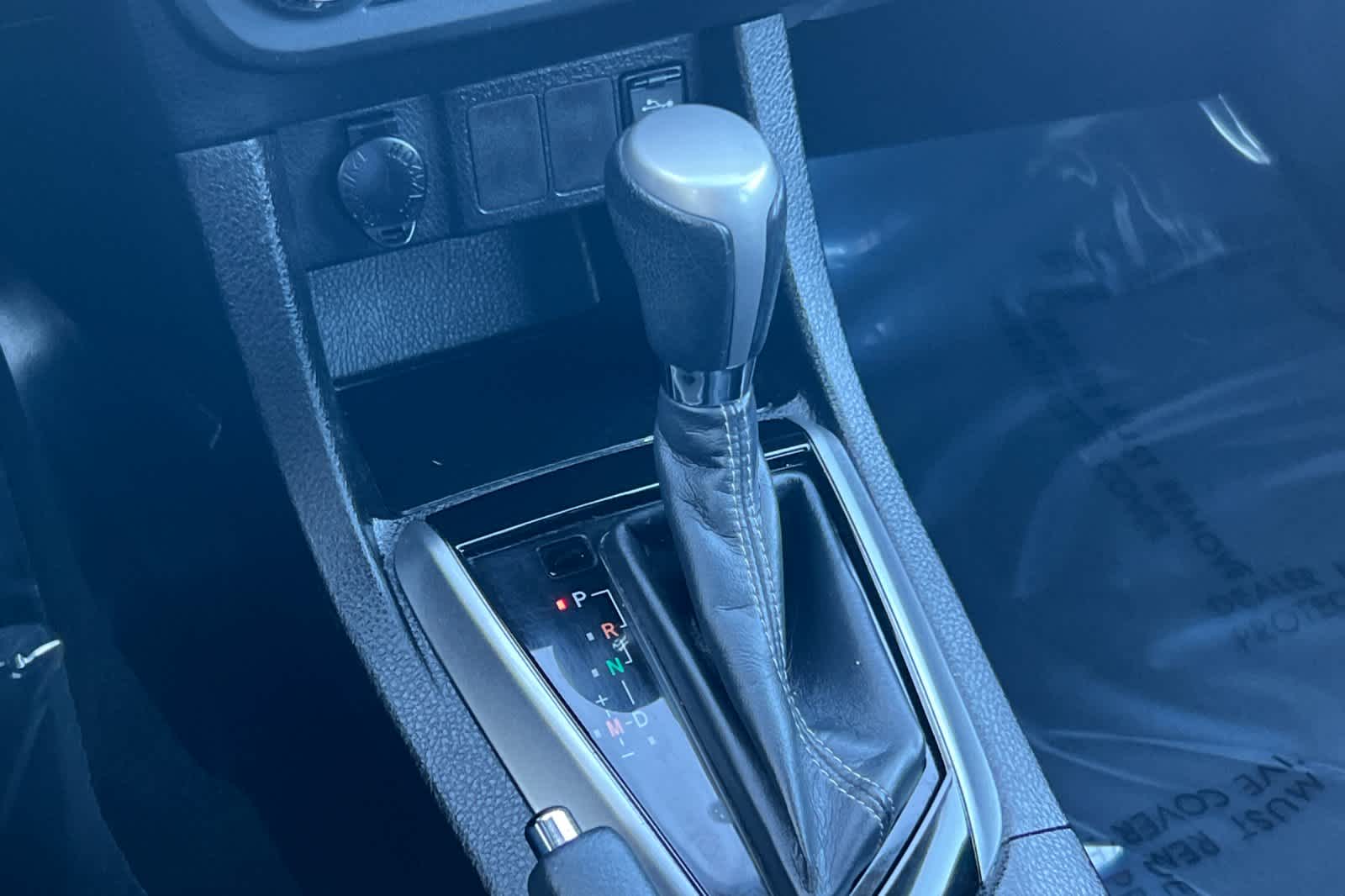 Thumbnail: 2015 Toyota Corolla - 21