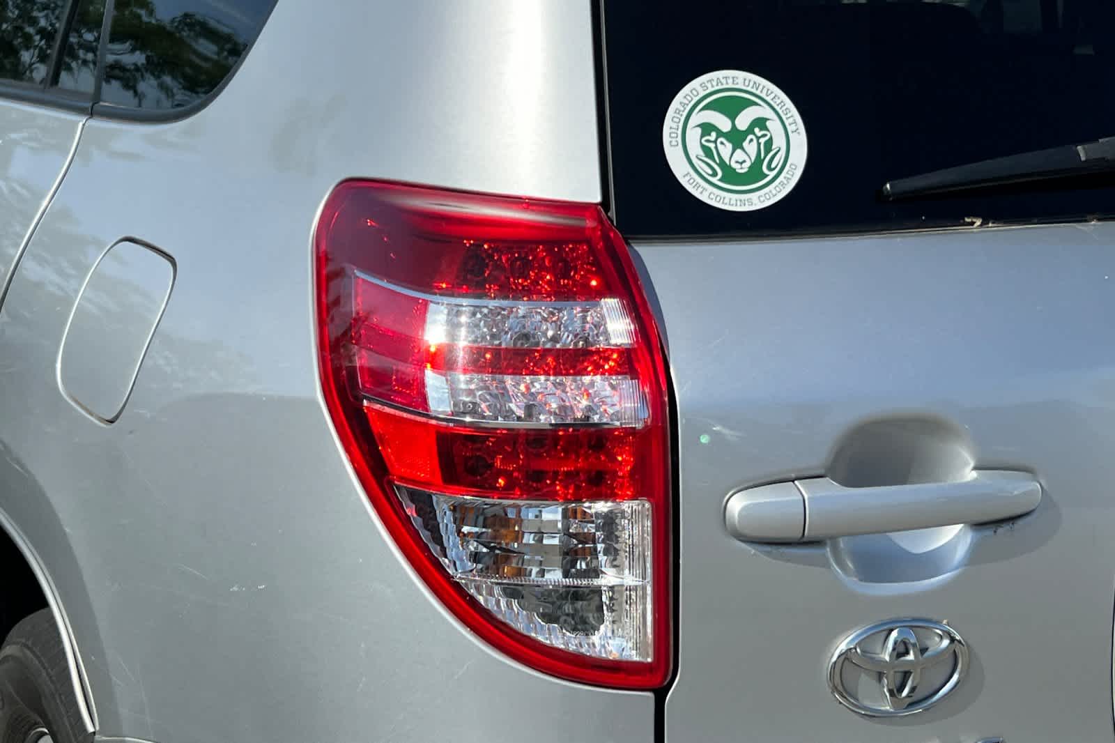 Thumbnail: 2011 Toyota RAV4 - 20