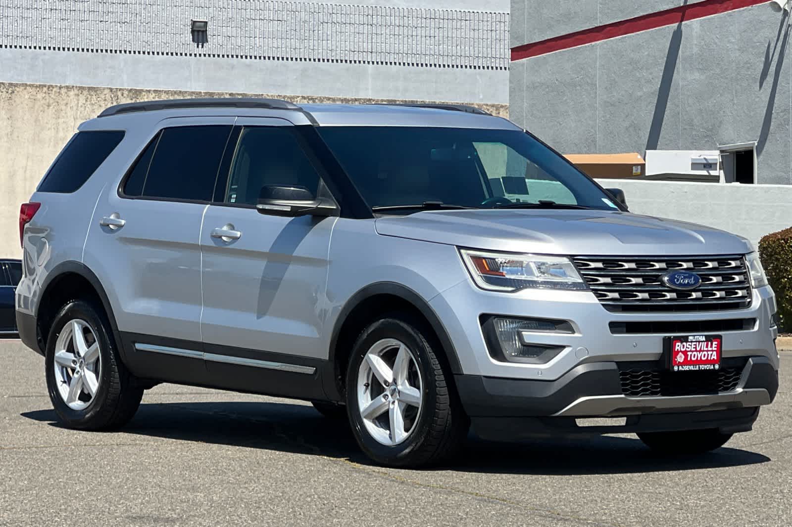 Thumbnail: 2016 Ford Explorer - 5