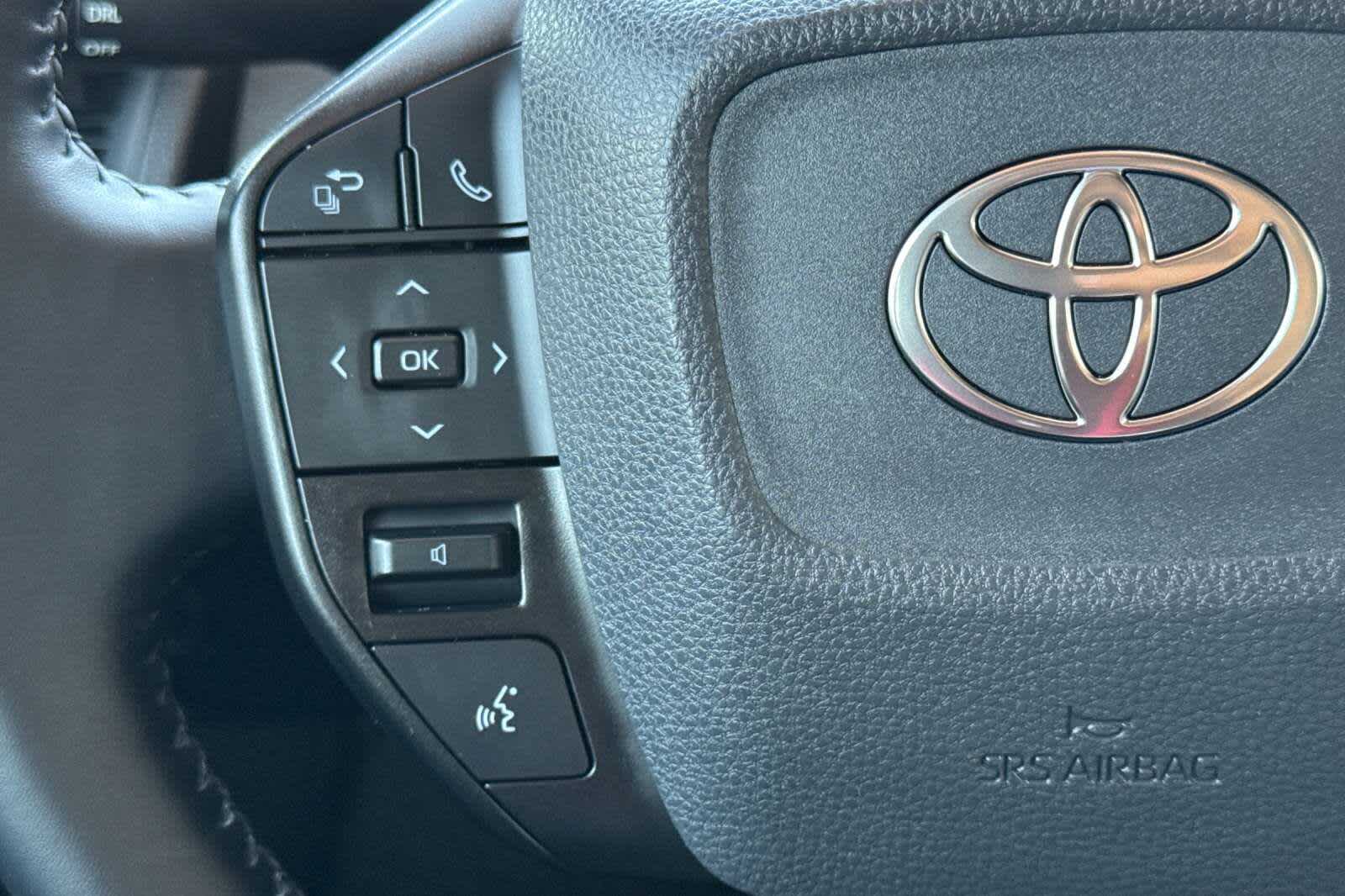 Thumbnail: 2024 Toyota Prius - 25