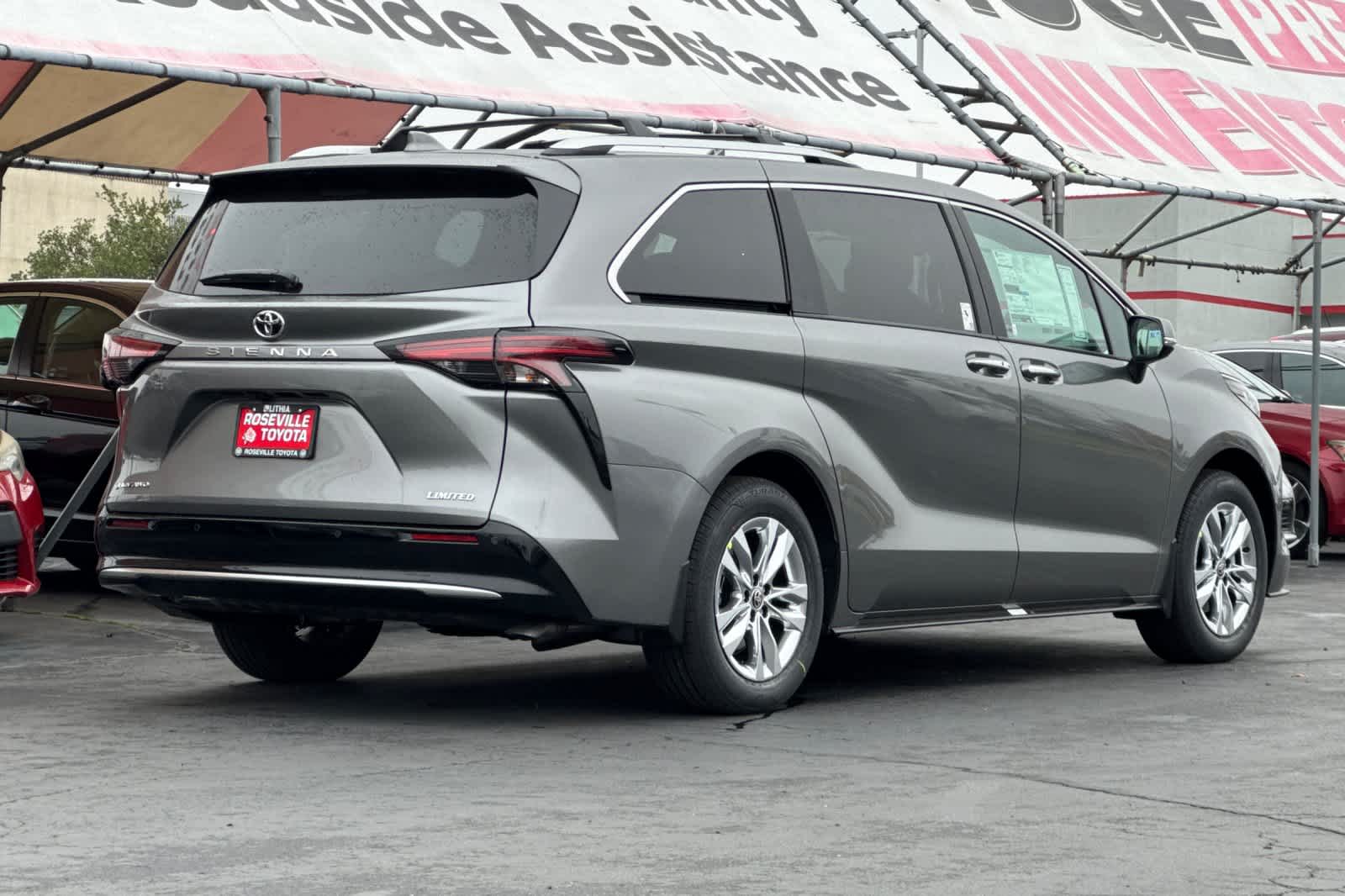 Thumbnail: 2026 Toyota Sienna - 2