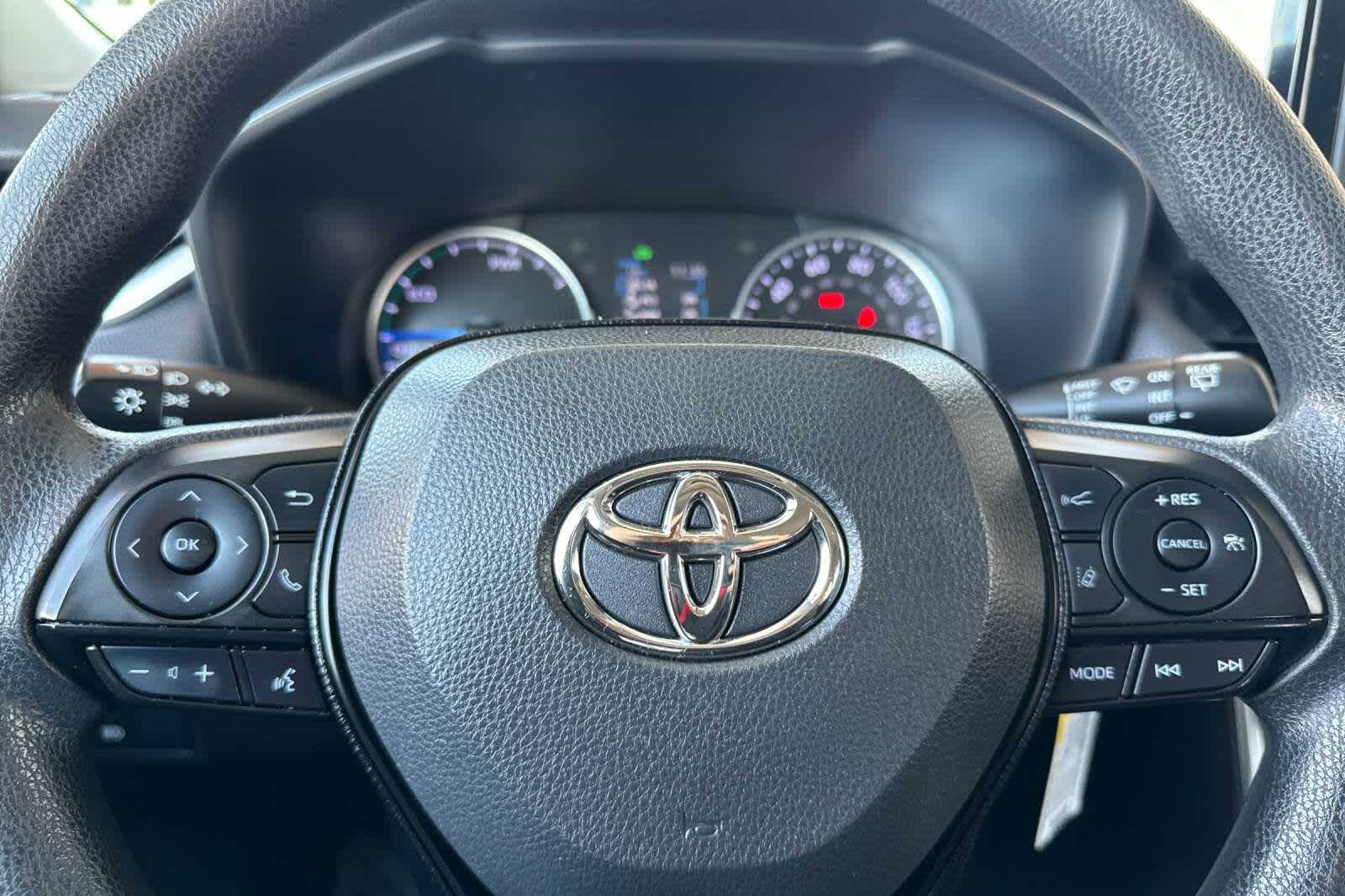 Thumbnail: 2020 Toyota RAV4 - 24