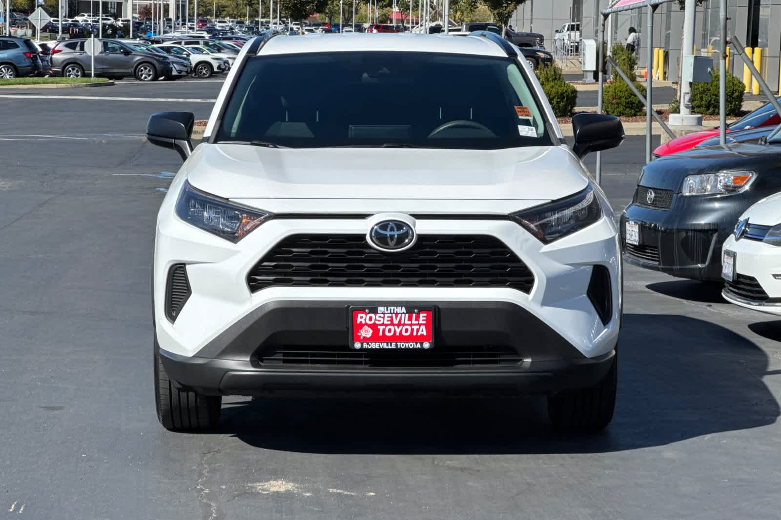 Thumbnail: 2020 Toyota RAV4 - 10