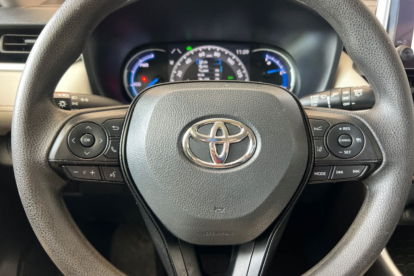 Thumbnail: 2023 Toyota RAV4 - 25