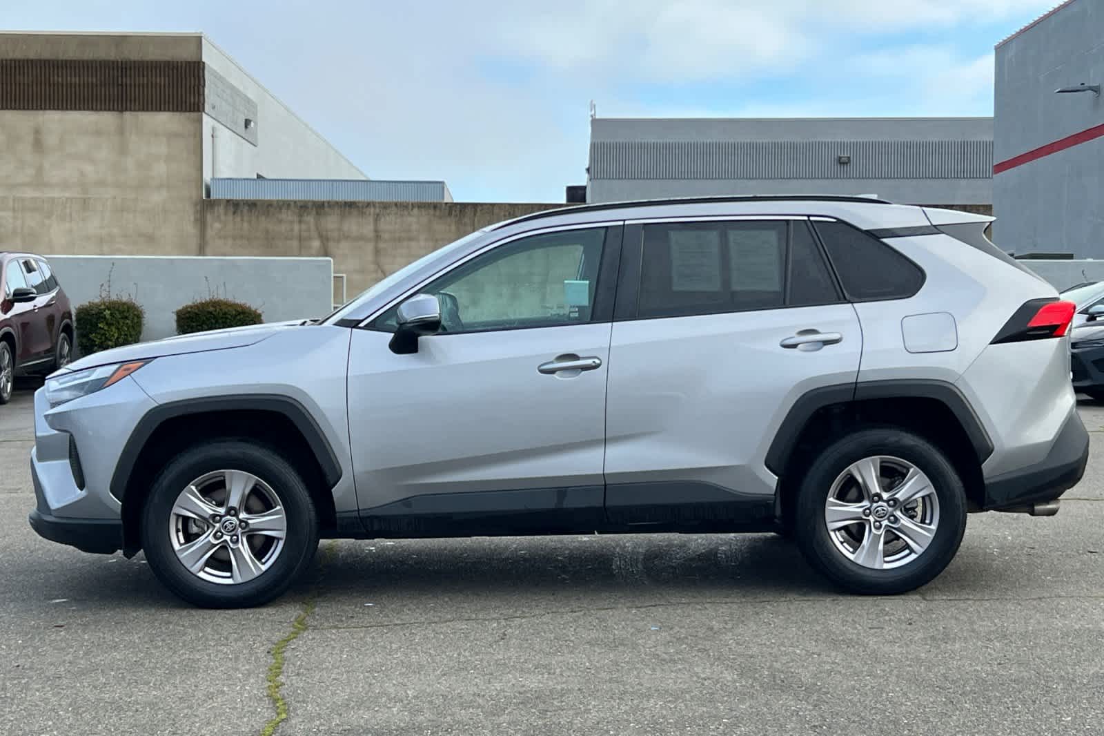 Thumbnail: 2022 Toyota RAV4 - 9