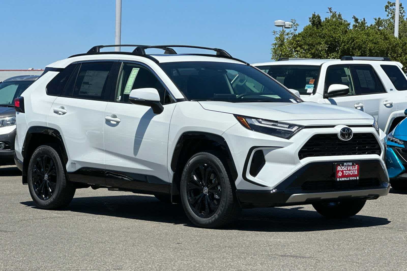 Thumbnail: 2025 Toyota RAV4 - 9