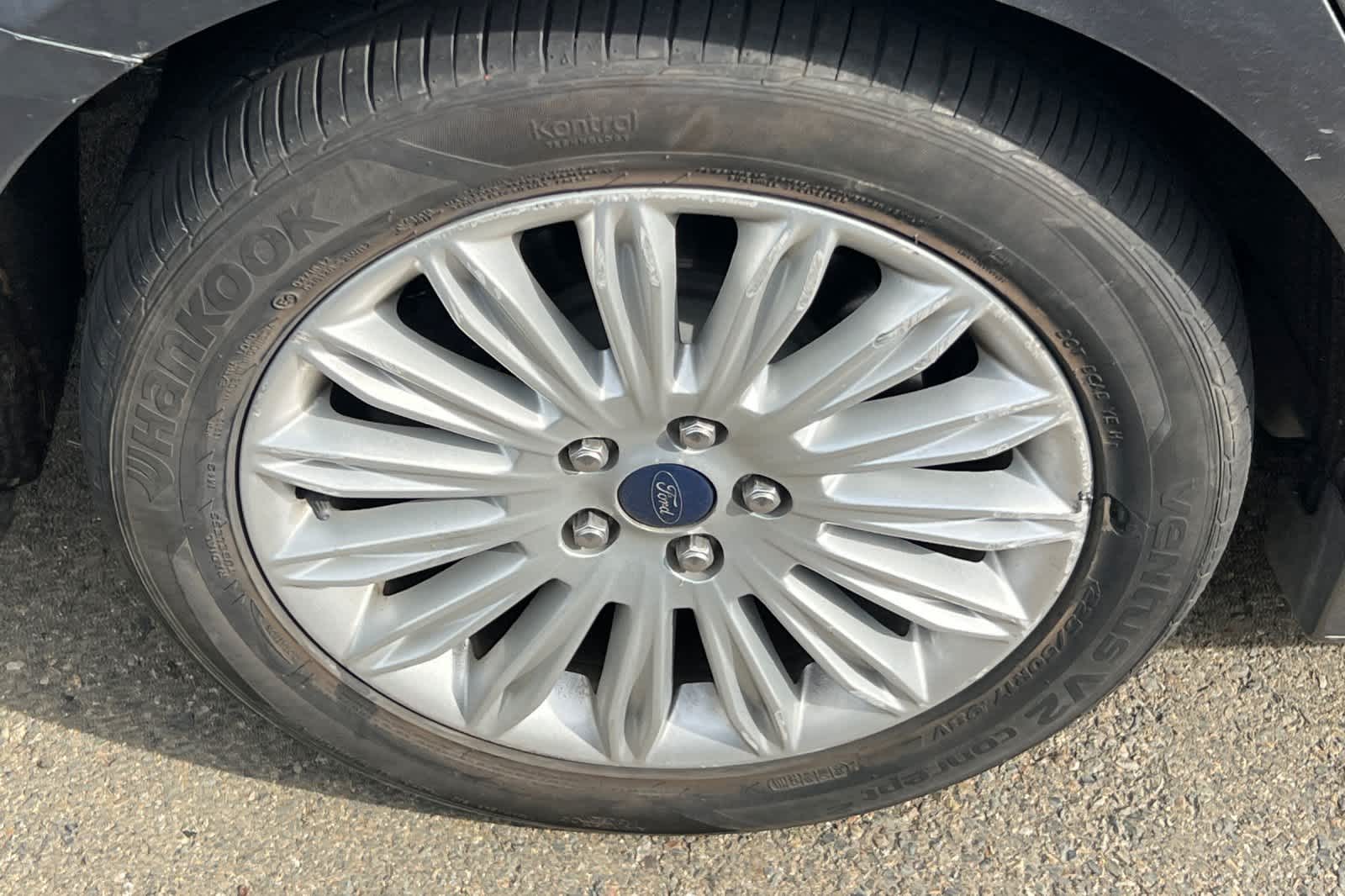 Thumbnail: 2014 Ford Fusion - 17