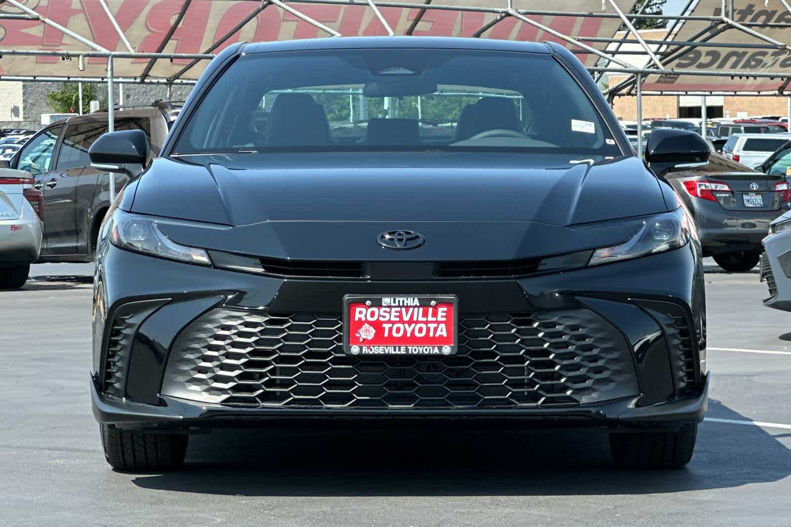 2025 Toyota Camry SE 10