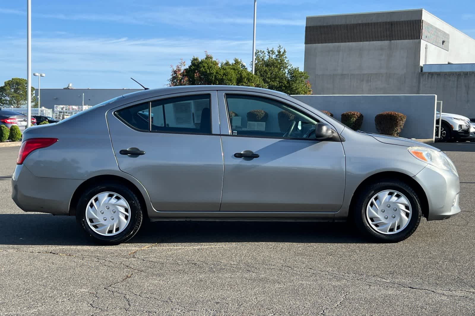 Thumbnail: 2014 Nissan Versa - 6