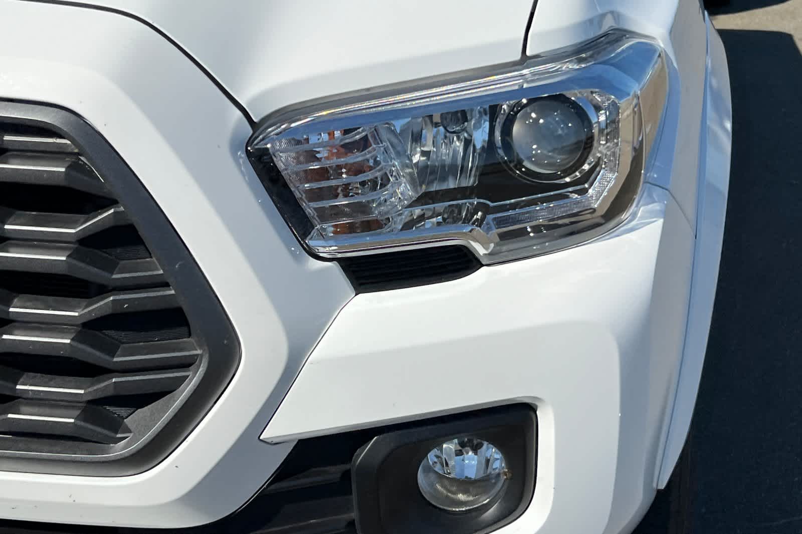 Thumbnail: 2023 Toyota Tacoma - 11