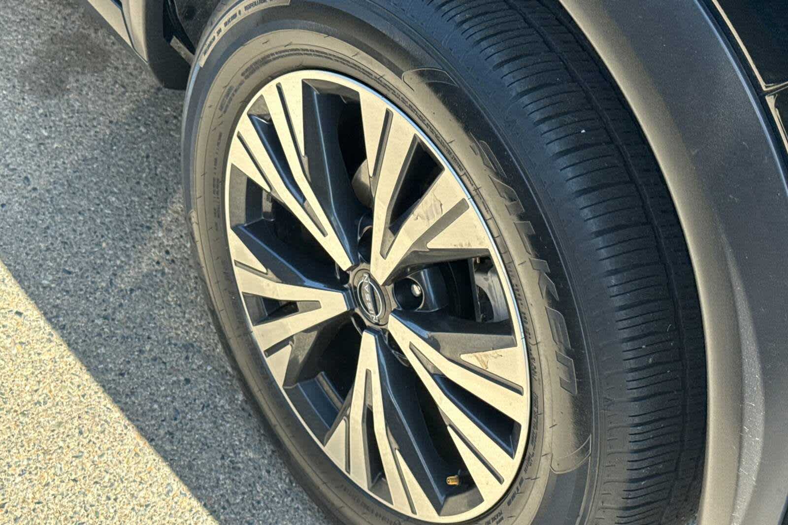 2022 Nissan Rogue SV 18