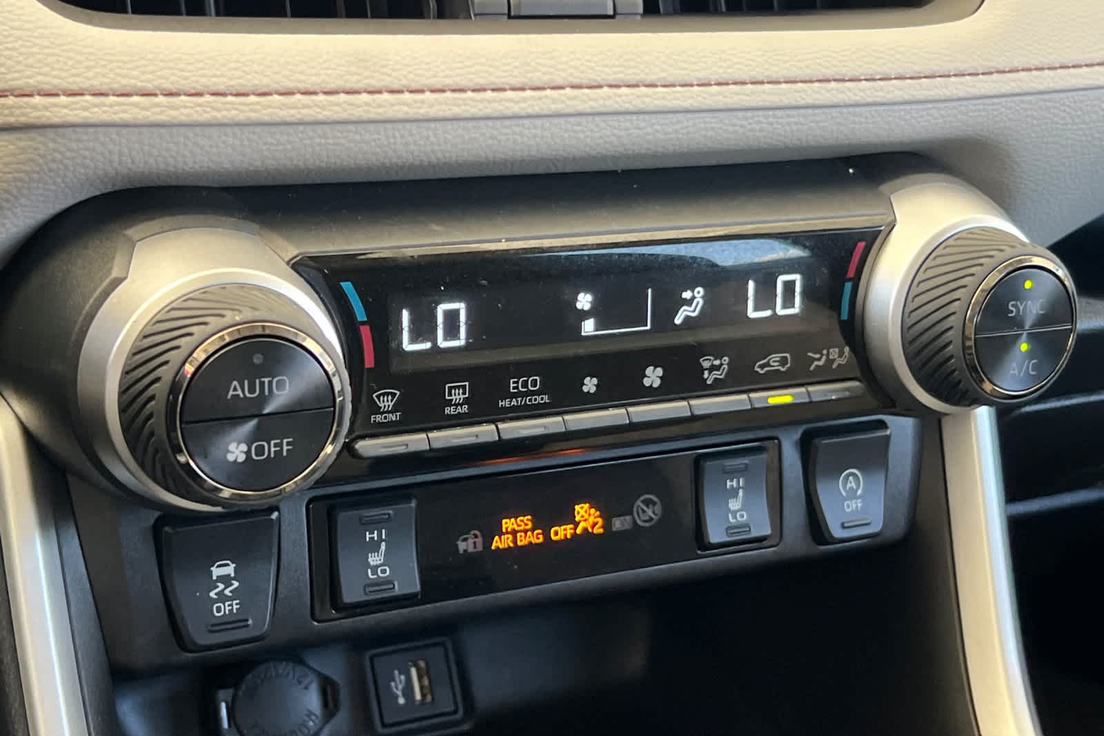 Thumbnail: 2025 Toyota RAV4 - 22